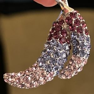 🌸 Banana Pin Brooch with Purple Blue Pink Rhinestones